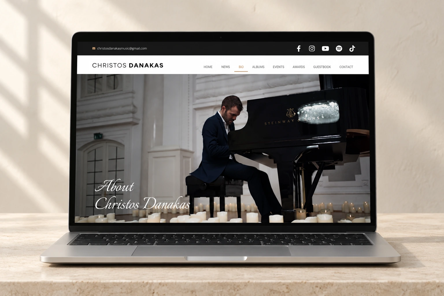 Christos Danakas – Mockup