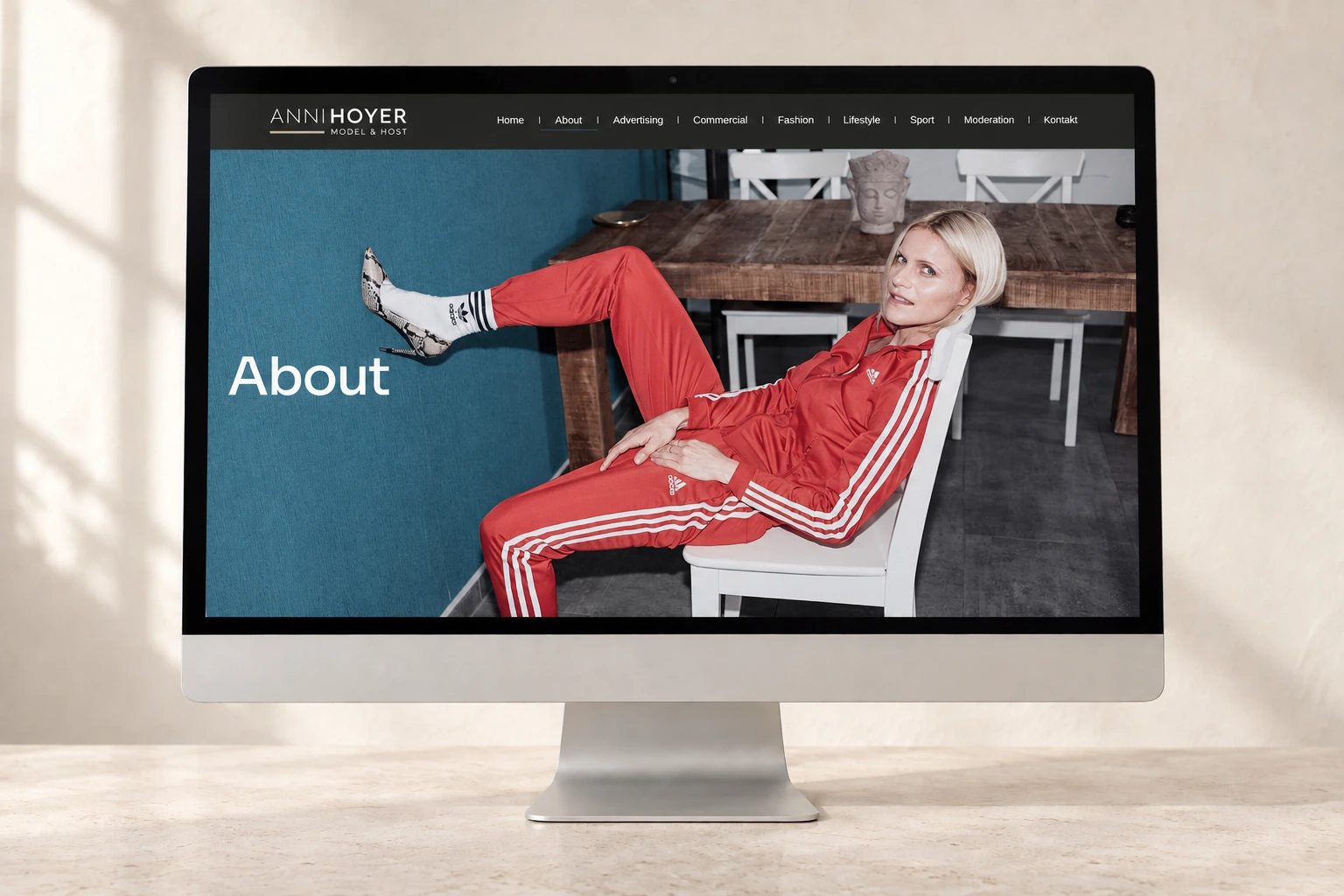 Anni Hoyer – About-Seite als Mockup